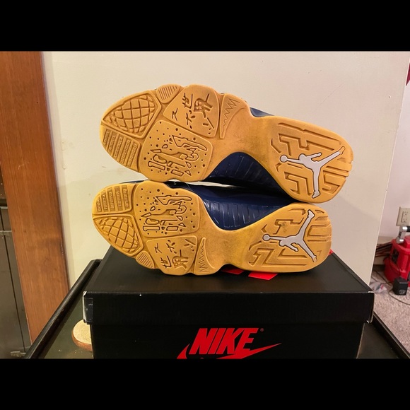 Jordan 9 Retro Calvin Bailey (2012) Size 12 - Picture 8 of 11